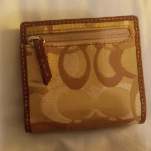 Wallet - Picture 3 of 4